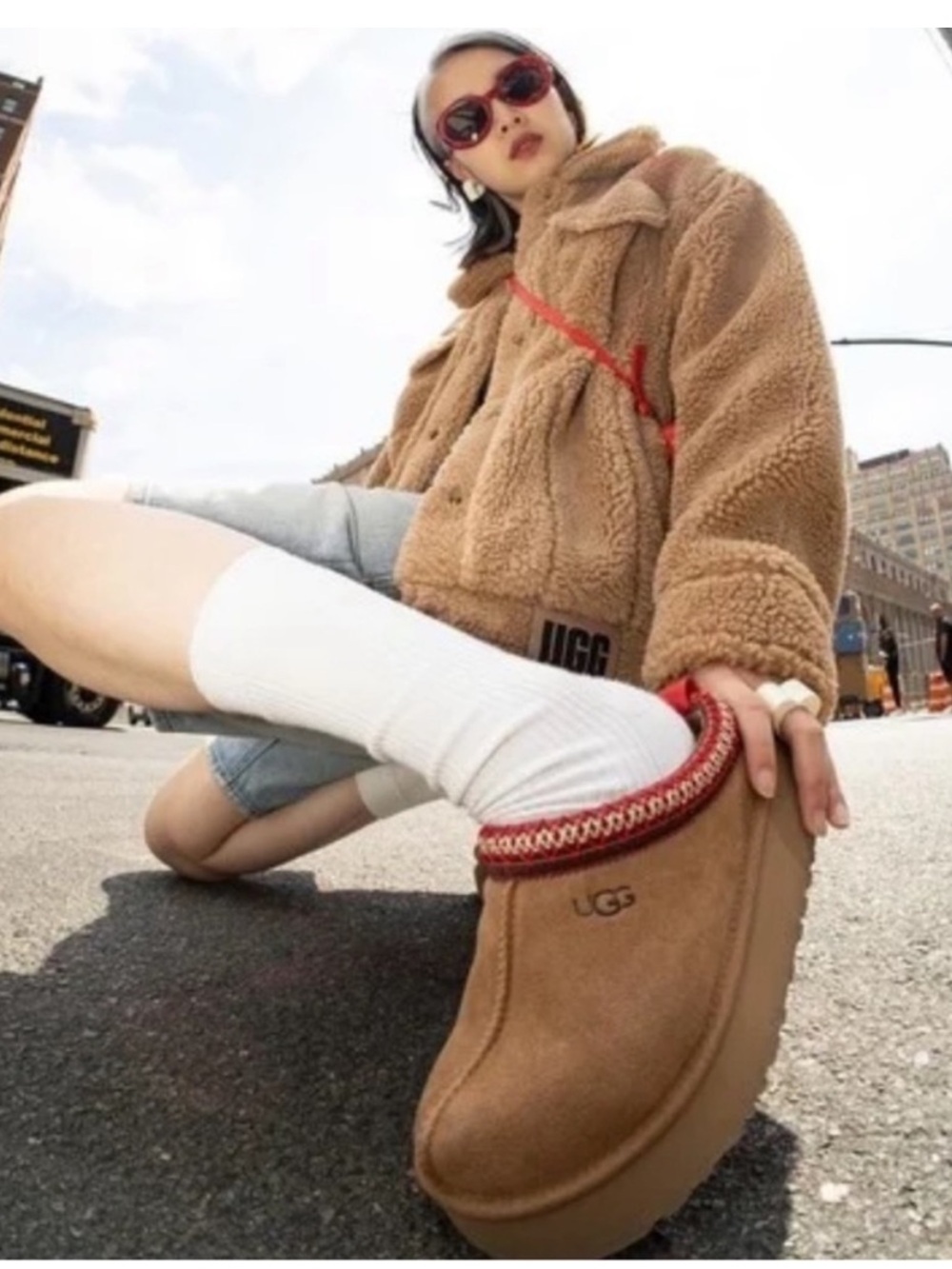 UGG Women’s 10 Tazz Platform Slippers Chestnut Sandals